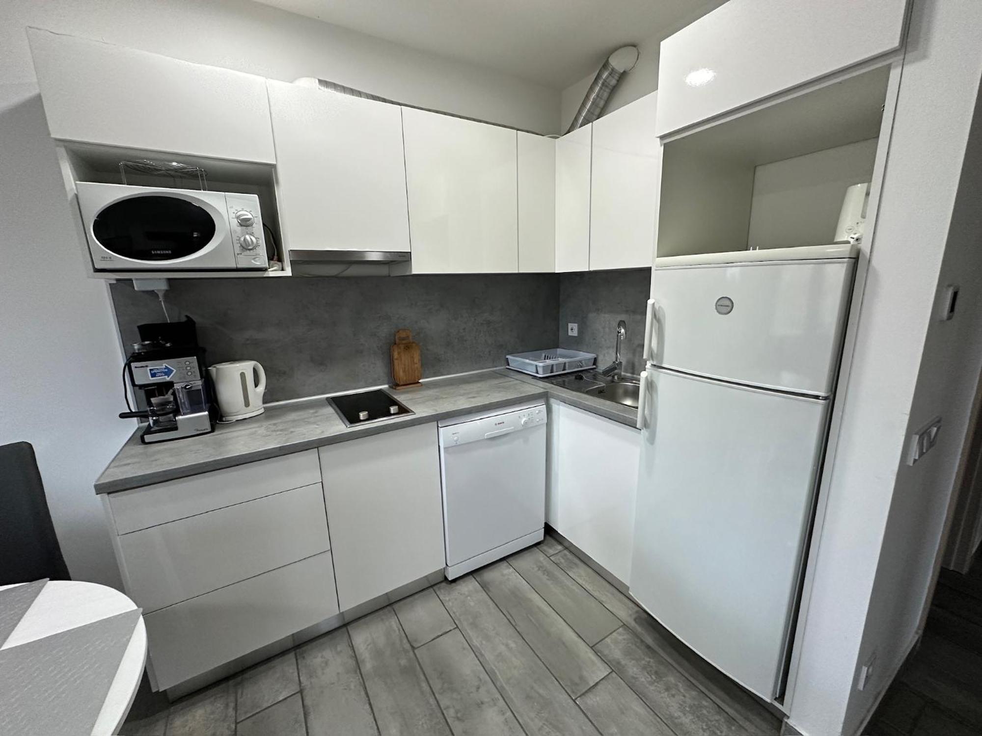 Mifi Apartman Balatonlelle Buitenkant foto