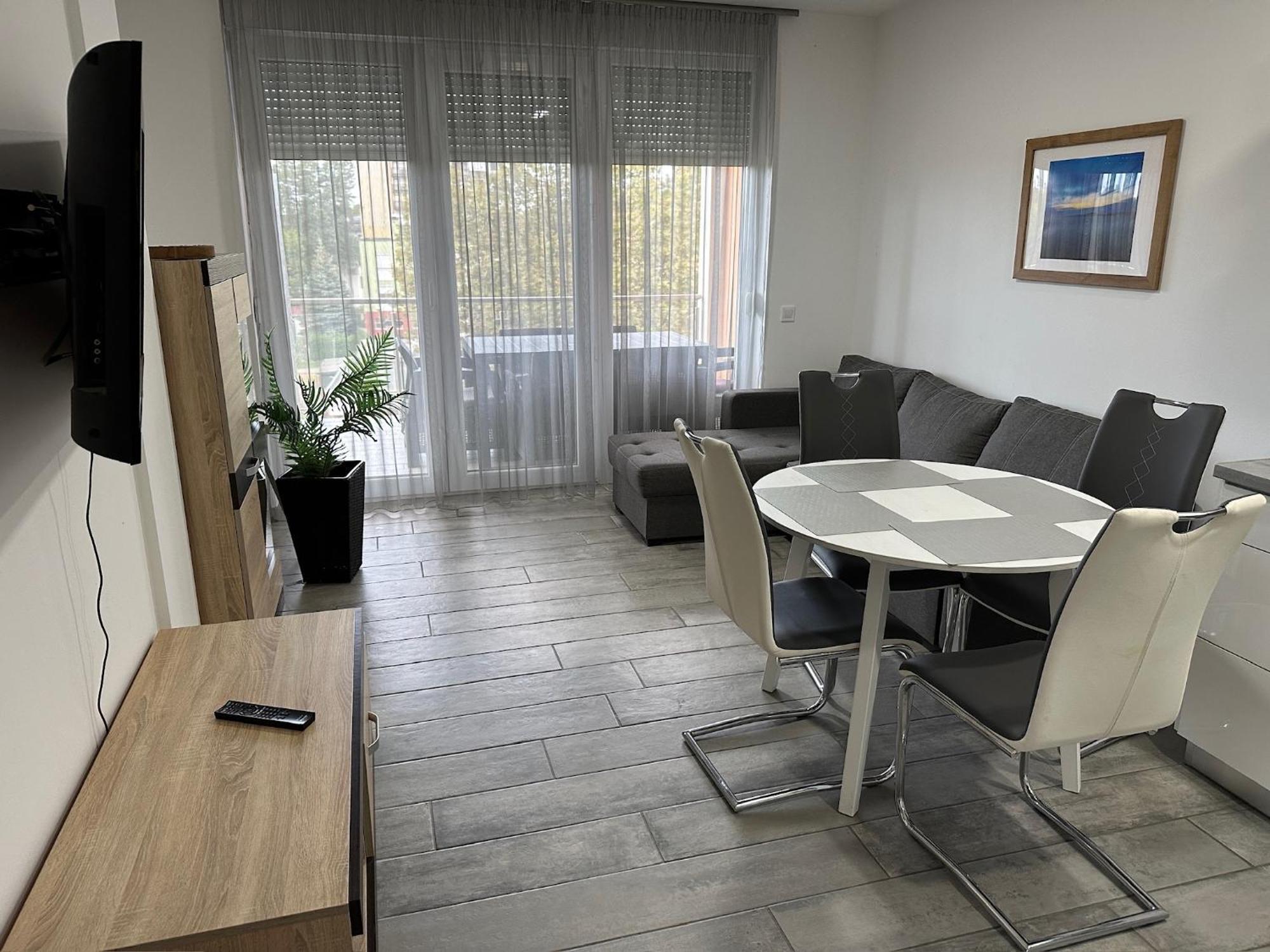 Mifi Apartman Balatonlelle Buitenkant foto