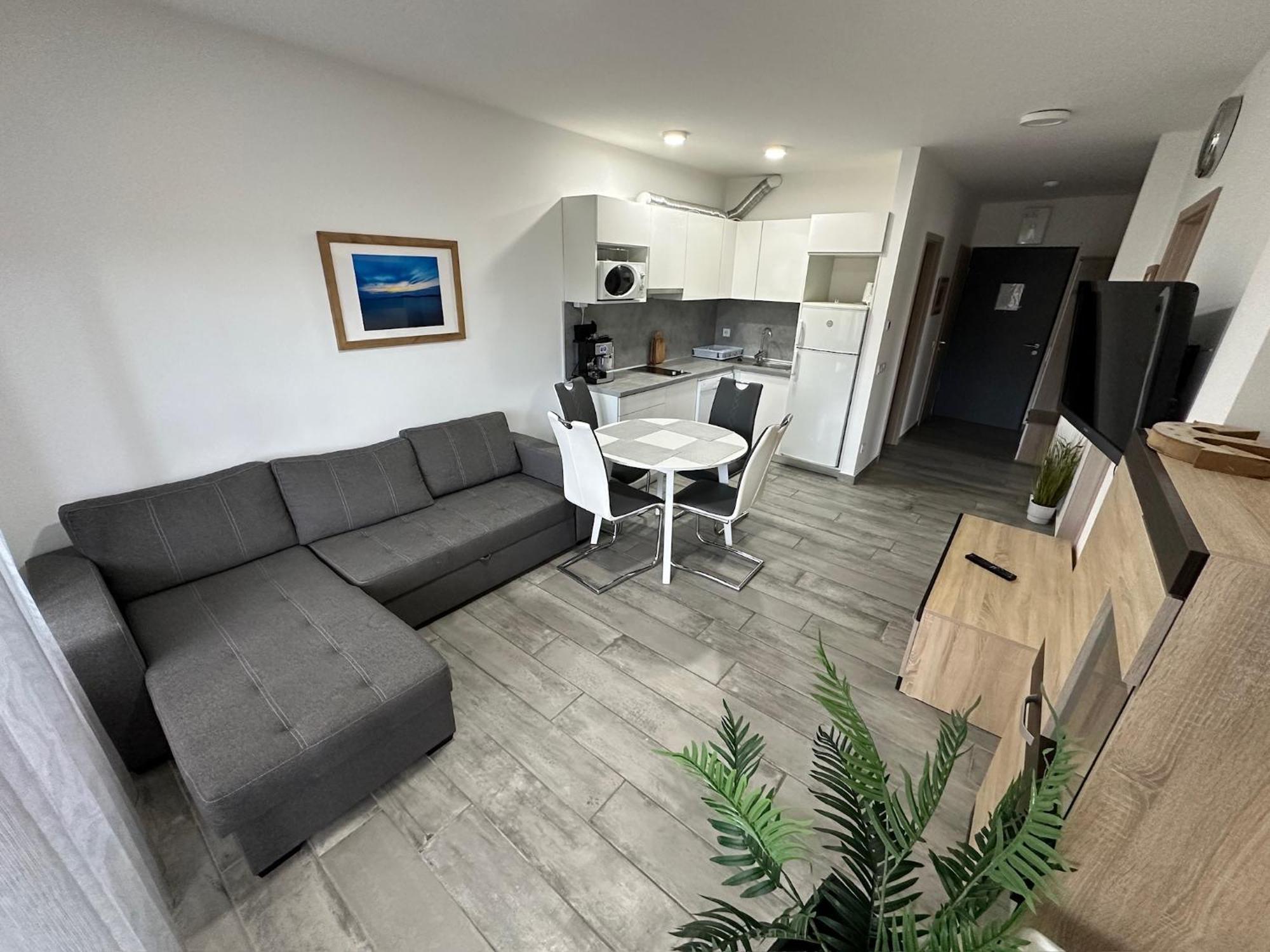 Mifi Apartman Balatonlelle Buitenkant foto